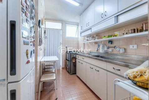 Image 32 - 1000470