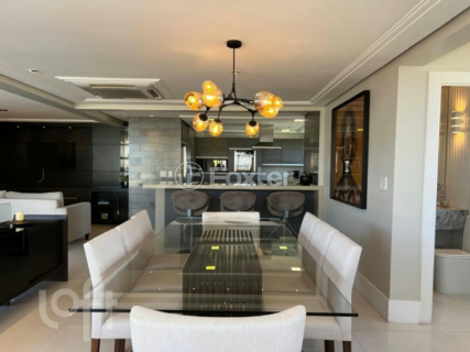 Image 14 - 1000485