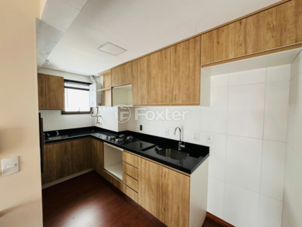 Image 3 - 1000487