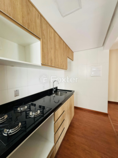 Image 5 - 1000487