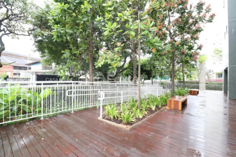 Image 29 - 1000506