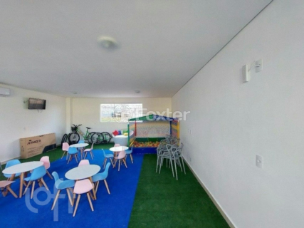 Image 35 - 1000595