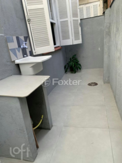 Image 4 - 1000718