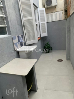 Image 10 - 1000718