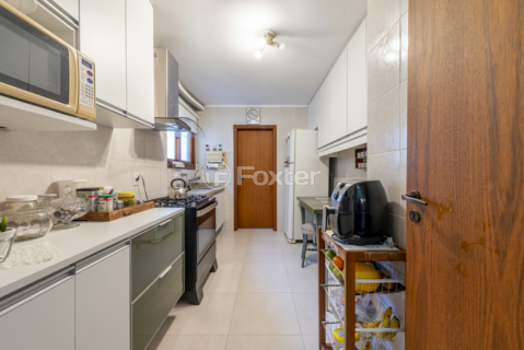 Image 35 - 1000779