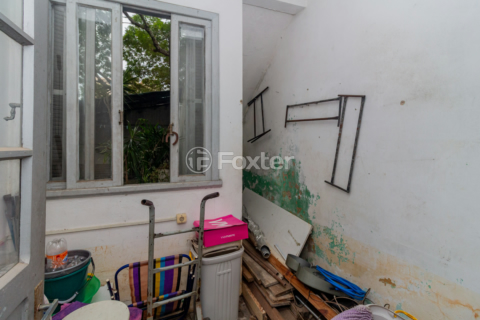 Image 43 - 1000791