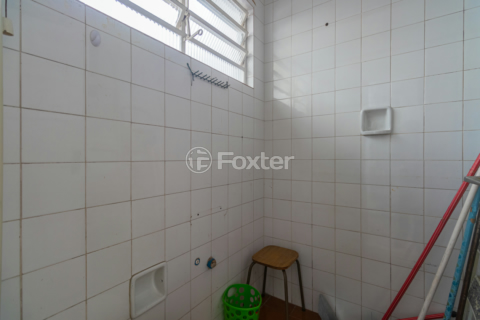 Image 27 - 1000856