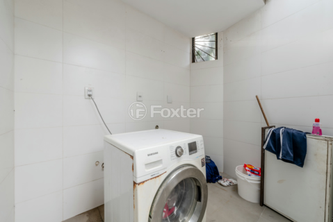 Image 34 - 1000864