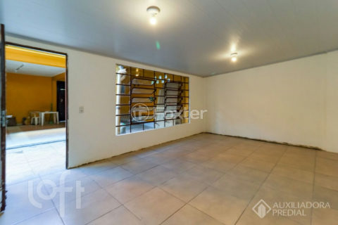 Image 28 - 1000942