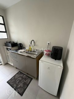 Image 7 - 1000943