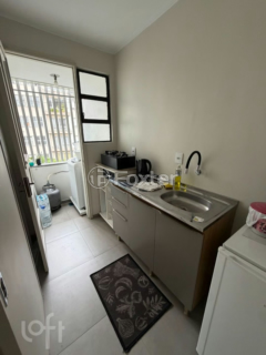 Image 6 - 1000943