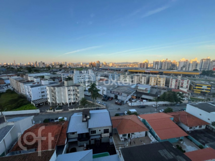 Image 4 - 1000954
