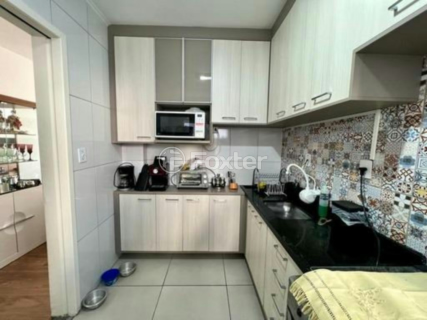 Image 6 - 1000979
