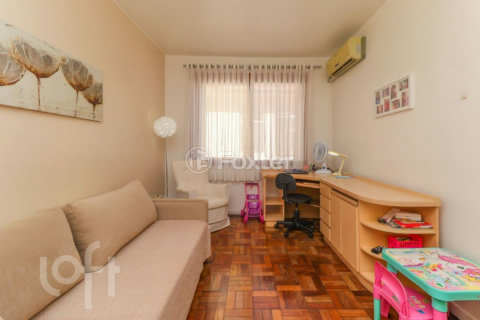 Image 33 - 1000982