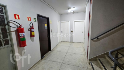 Image 30 - 1000990