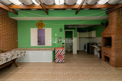 Image 37 - 1001000