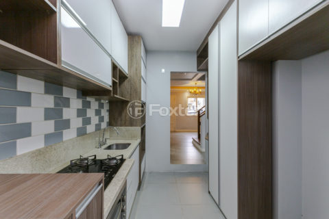Image 27 - 1001042