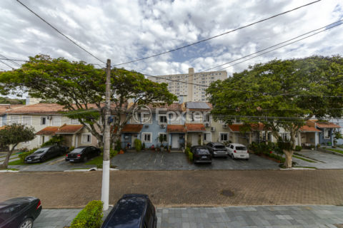 Image 11 - 1001042