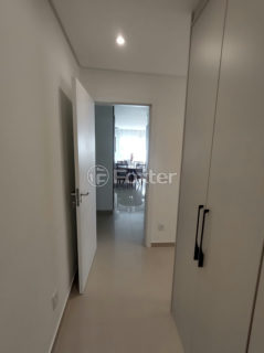 Image 41 - 1001057