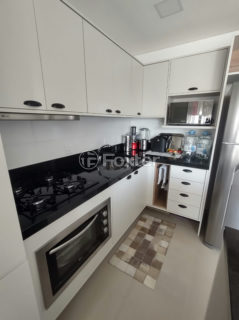 Image 22 - 1001057
