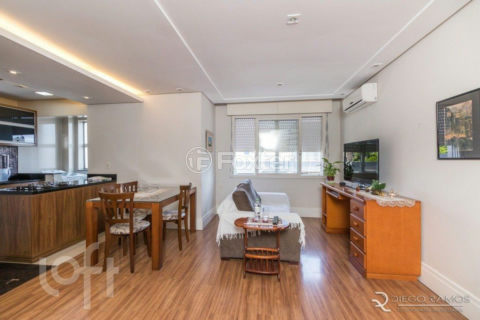 Image 38 - 1001060