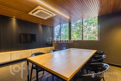 Image 37 - 1001067