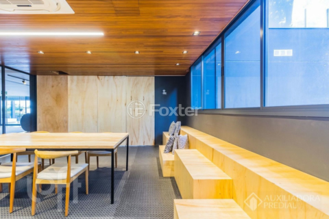 Image 33 - 1001067