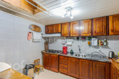 Image 8 - 1001073