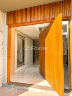 Image 3 - 1001128