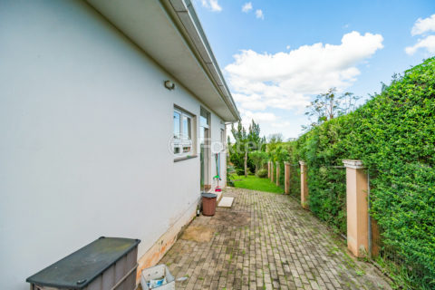 Image 44 - 1001150