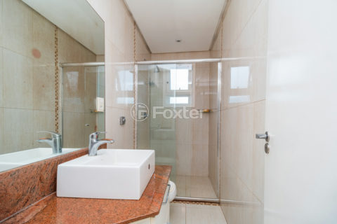Image 30 - 1001150