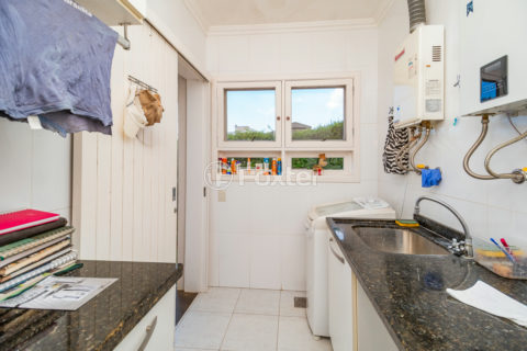 Image 39 - 1001150