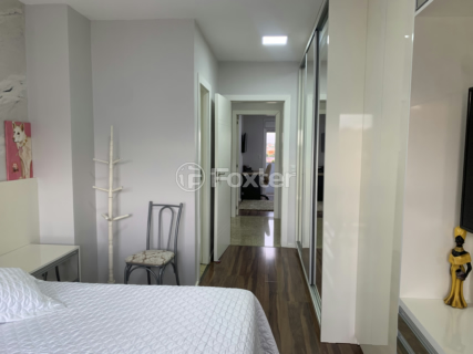 Image 20 - 1001184