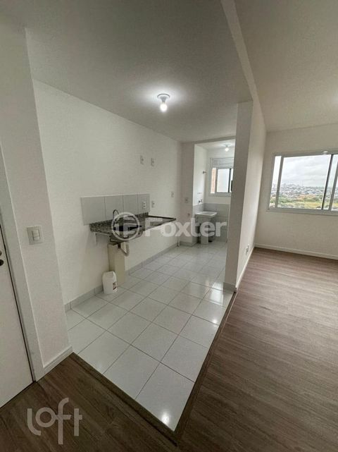 Image 8 - 1001272