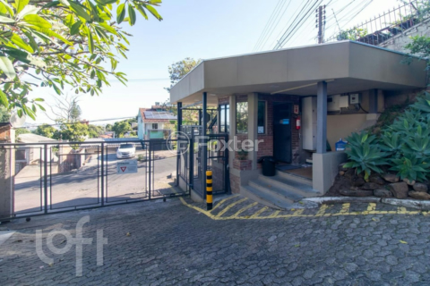 Image 40 - 1001364