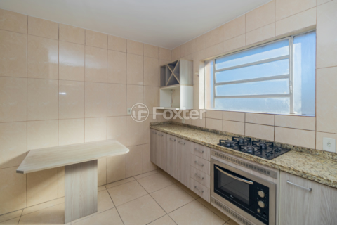 Image 30 - 1001373