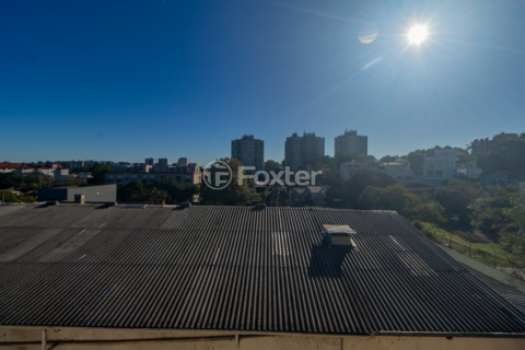 Image 26 - 1001373