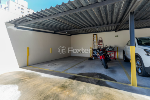 Image 34 - 1001492