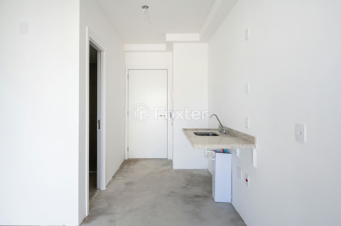 Image 1 - 1001495