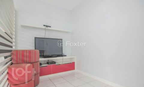 Image 34 - 1001518