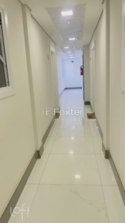 Image 34 - 1001564