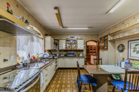 Image 33 - 1001643