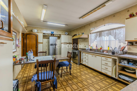 Image 34 - 1001643