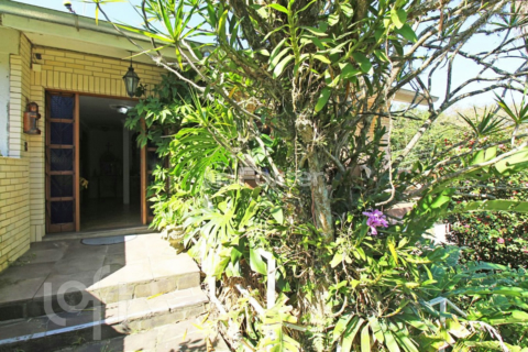 Image 50 - 1001688