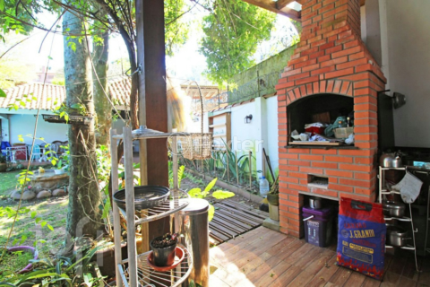 Image 35 - 1001688