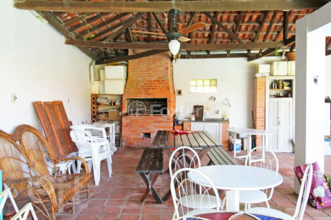 Image 34 - 1001688