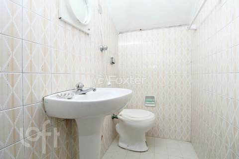 Image 29 - 1001688