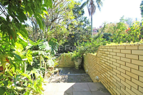 Image 38 - 1001688