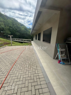 Image 28 - 1001704