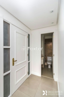 Image 35 - 1001718